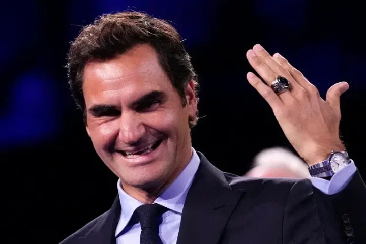 Federer Presented with Hall of Fame Ring at US Open